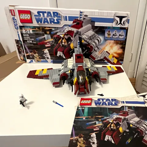 LEGO Star Wars Clone Wars 8019 Republic Attack Shuttle 636 pcs w/ Box Manual