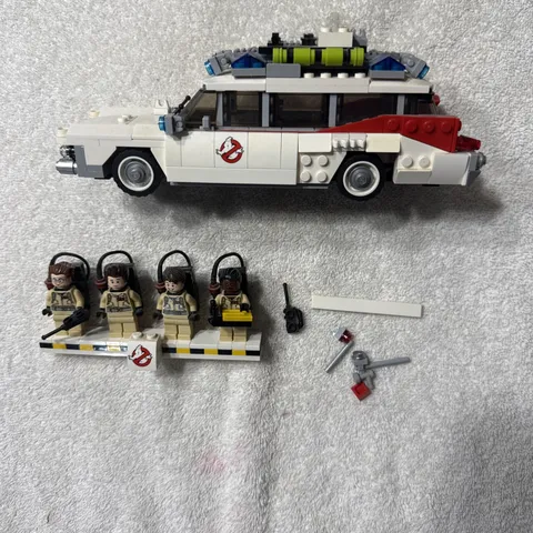 LEGO Ghostbusters Ecto-1 (21108)  Set with Minifigures Appears Nearly Complete
