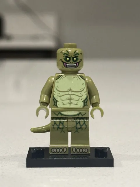 LEGO Lizard Minifigure - 76280 Spider-Man vs. Sandman: Final Battle Damaged
