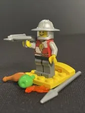 Kingdoms - Lion Knight Quarters, Helmet, Fire, Chicken Leg, Apple, Cross Bow