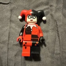 Lego DC Super Heroes Minifigure Harley Quinn Black and Red Hands 2 Faces