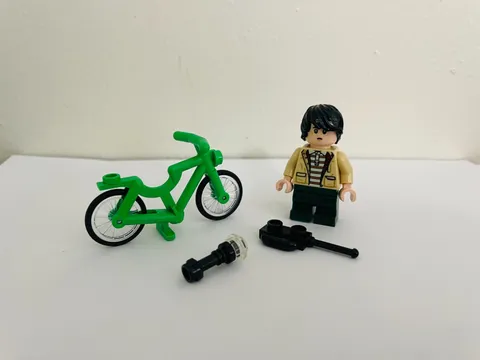 LEGO Stranger Things  Mike Wheeler Minifigure st004 Authentic with Bike NEW
