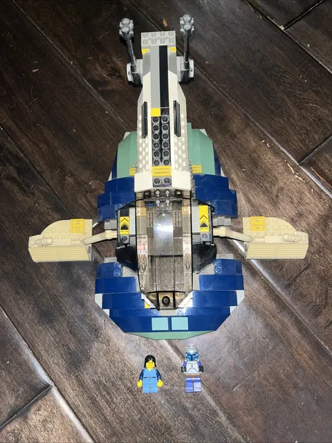 LEGO Star Wars: Jango Fett's Slave I (7153) With Jango Fett & Boba Fett