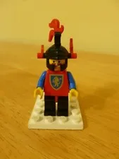 LEGO Vintage Castle/Knights Red Falcon Feather Helmet