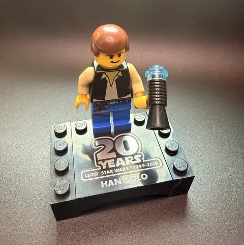 LEGO Star Wars Han Solo 20th Anniversary Minifigure w/ Stand & Blaster 2019
