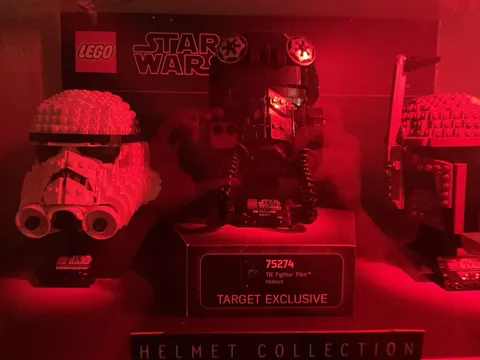 2020 Motion-Sensing LEGO In-store display case 