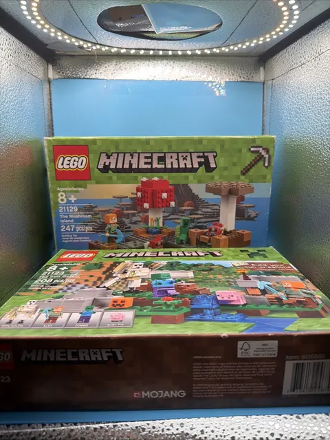 Lego minecraft 2 Set - Iron Golem/Mushroom island - Open Box - Complete Sets