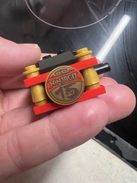 LEGO Ninjago Gold Round 2x2 Printed Tile Plate-15th Anniversary Podium-Assembled