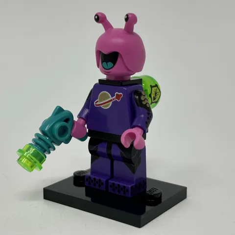 Lego Space Creature Minifigure Classic Purple Collectible Series 22 CMF Complete