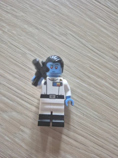 LEGO Admiral Thrawn Minifigure - 75385 Star Wars - Duel on Peridea* **NEW***
