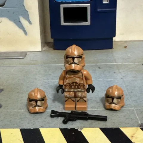 Lego Star Wars Geonosis Clone Trooper Minifigure 75089 SW0605 w 2 Extra Helmets