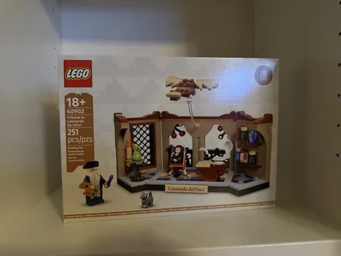 NEW/SEALED Lego Leonardo da Vinci 40902 GWP Limited Set