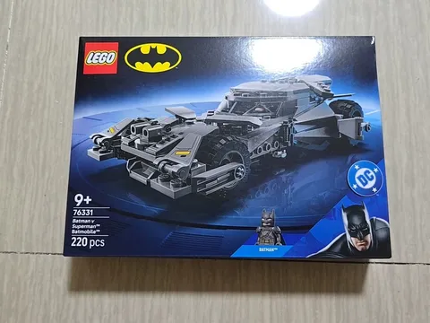 LEGO DC – Batman v Superman Batmobile, 76331, 220 Pieces NEW SEALED