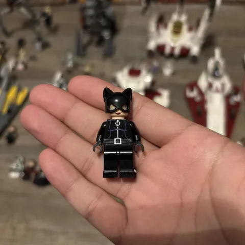 LEGO Batman Catwoman Minifigure 2006 DC Super Heroes Magnet