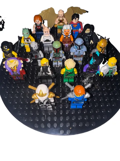 Lego ninjago Star Wars Marvel lot of 19 different minifigures Bundle