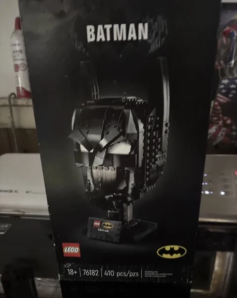 LEGO Super Heroes Batman Helmet Mask Cowl 76182 410 Pcs Ages 18+ New!