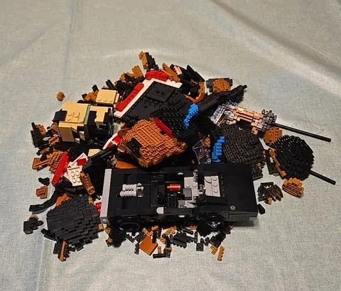 Lot Of Lego Bricks Parts Minifigures 2 Lbs As Seen Sets 40440, 76912, 71025