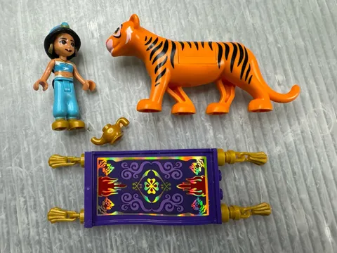 LEGO 43208 MINIFIGURE & PARTS LOT Jasmine Rajah Tiger magic carpet