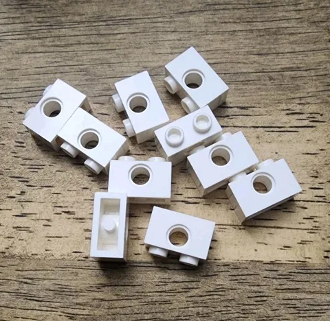 LEGO White Technic, Brick 1 x 2 with Hole. QTY 10. Part No. 3700.