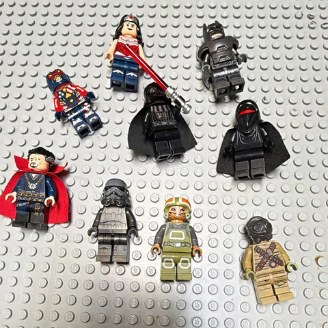 LEGO Star Wars/Marvel/DC 1 RANDOM Minifigure (READ)