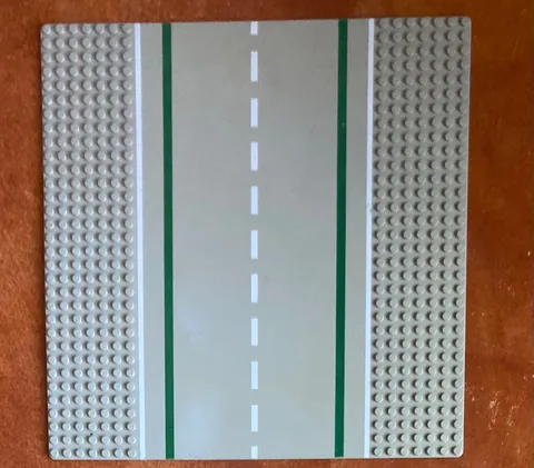 Lego Road Base Plates 32x32, 2(7 x 32 stud regions)