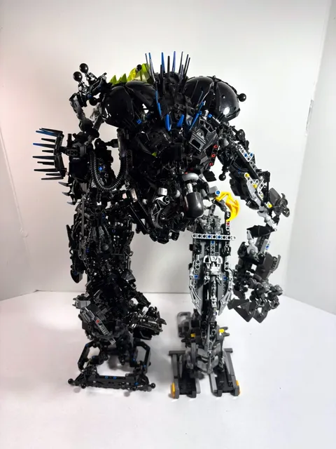LEGO bionicle: MOC based on Von Nebula 25" tall See description - bionicle parts