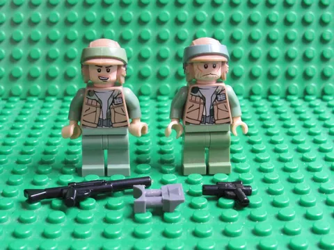 Lot 2 LEGO Star Wars Minifigures - Endor Rebel Trooper Commander Rex Commando A6