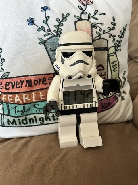 Lego Star Wars Stormtrooper alarm clock, see pictures for more details. Battery