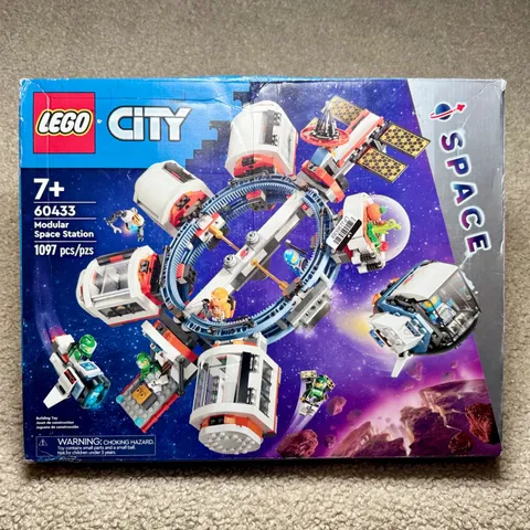 LEGO City Modular Space Station 60433 Set 1097 Pcs New Complete