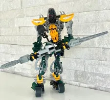Bionicle Umbra 8625 with 1 Spinner.  Complete  .