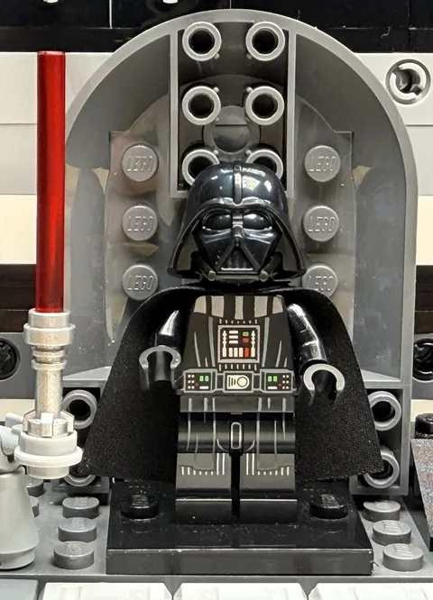 LEGO Star Wars Darth Vader sw0834 Minifigure w/ Lightsaber Cape