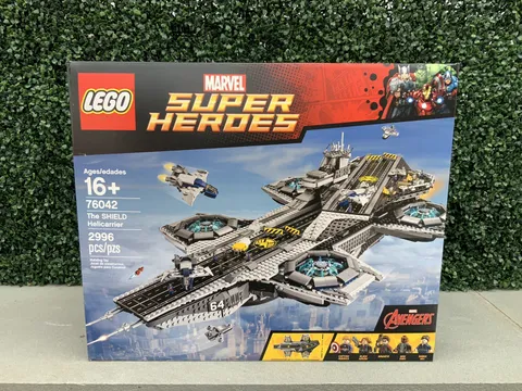 Lego Marvel Avengers Super Heroes- The SHIELD Helicarrier (76042)-New Ships Fast