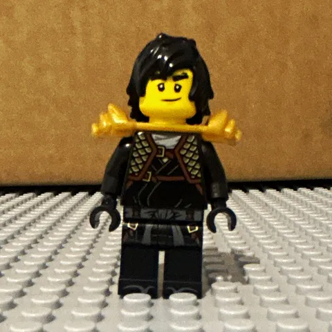 Lego Ninjago mini figure Cole￼￼