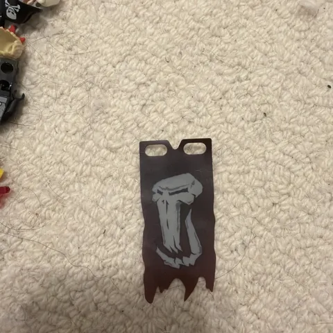 Lego Plastic Flag 4 x 8 1/2 Tattered with Fantasy Era Troll Skull Pattern 61747