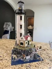 LEGO Ideas: Motorized Lighthouse (21335) 100% Complete No Box No Manual Retired