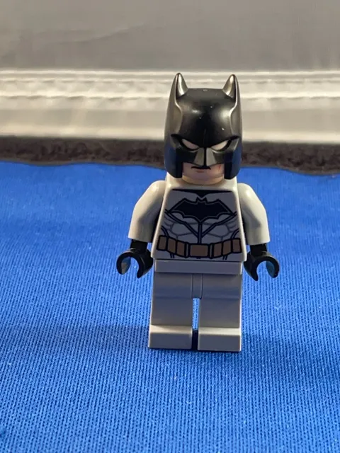 Lego DC Super Heroes Series Batman Dark Knight Mini Figure Black Gray Toy