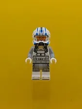 Clone Trooper Pilot Captain Jag sw1401 (Phase 2) - Light Bluish Gray Arms Star W