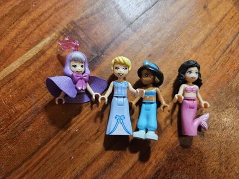 Lot 6: Lego Disney Princess Minifigure Lot Of 4 Various Jasmine cinderella