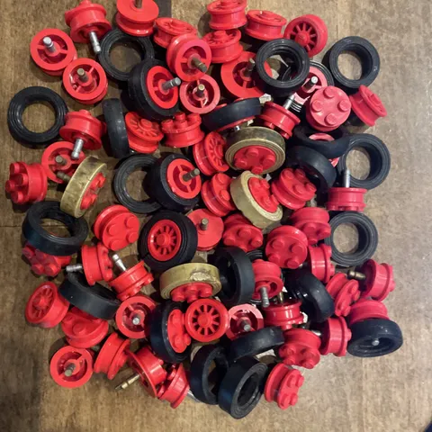 LEGO Vintage Large Lot of Wheels & solid, And Spoke Hubs 2 x 2 with Stud Red