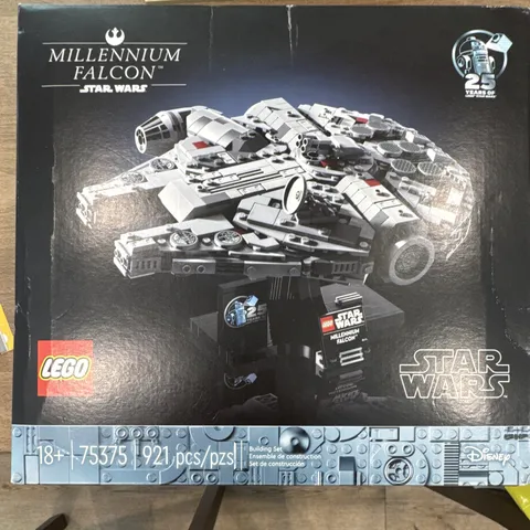 LEGO Star Wars Millennium Falcon 75375 921pcs Display Stand Unopened