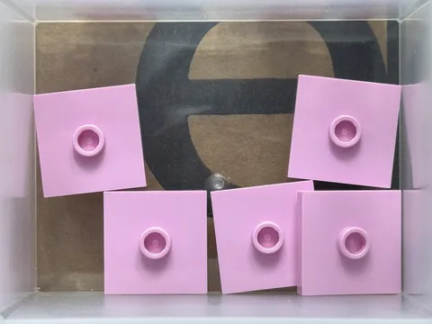 LEGO Parts - Bright Pink Plate 2 x 2 1 Stud Center (Jumper) - No 87580 - QTY 5