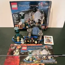 LEGO Pirates Caribbean: Fountain of Youth #4192 100% Complete w/ box, figs, inst