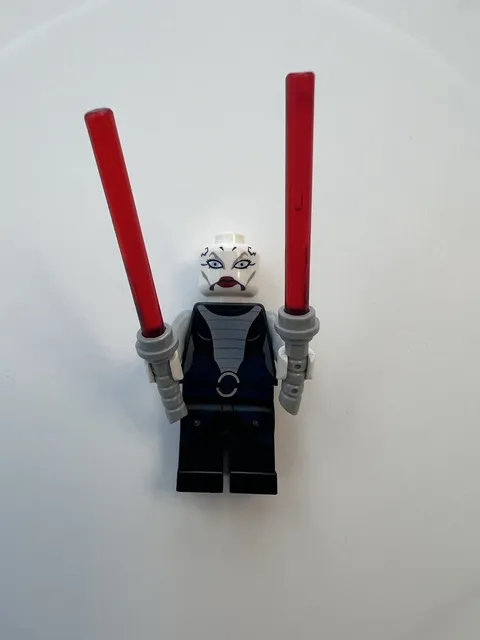 Lego Star Wars Mini Figure Asajj Ventress (2011) Both Lightsabers SW0318 GREAT