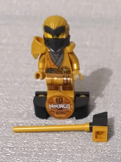 Lego Ninjago 10th Anniversary Legacy Cole Minifigure With Stand 71737