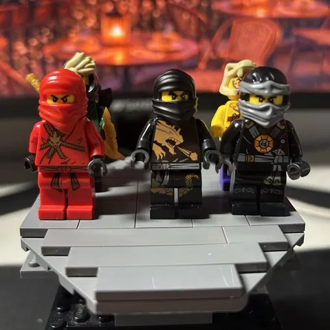 LEGO NINJAGO Minifigure Lot of 5 including cole dx!