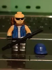   LEGO  Minifig Outdoors Nature  Camping Hiking w/ Sunglasses Hat & BACKPACK