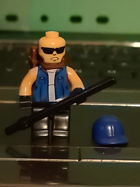  LEGO  Minifig Outdoors Nature  Camping Hiking w/ Sunglasses Hat & BACKPACK