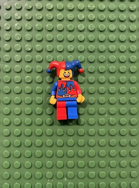 Lego Court JESTER Minifig w/Red & Blue Hat - Castle Kingdoms Minifigure 7079