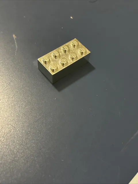 2005 LEGO 2x4 50th Anniversary Limited Edition Gold Brick #3001
