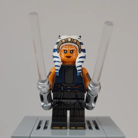 LEGO Star Wars | Ahsoka Tano (Adult) - Pearl Dark Gray Robe sw1300 75362 472518